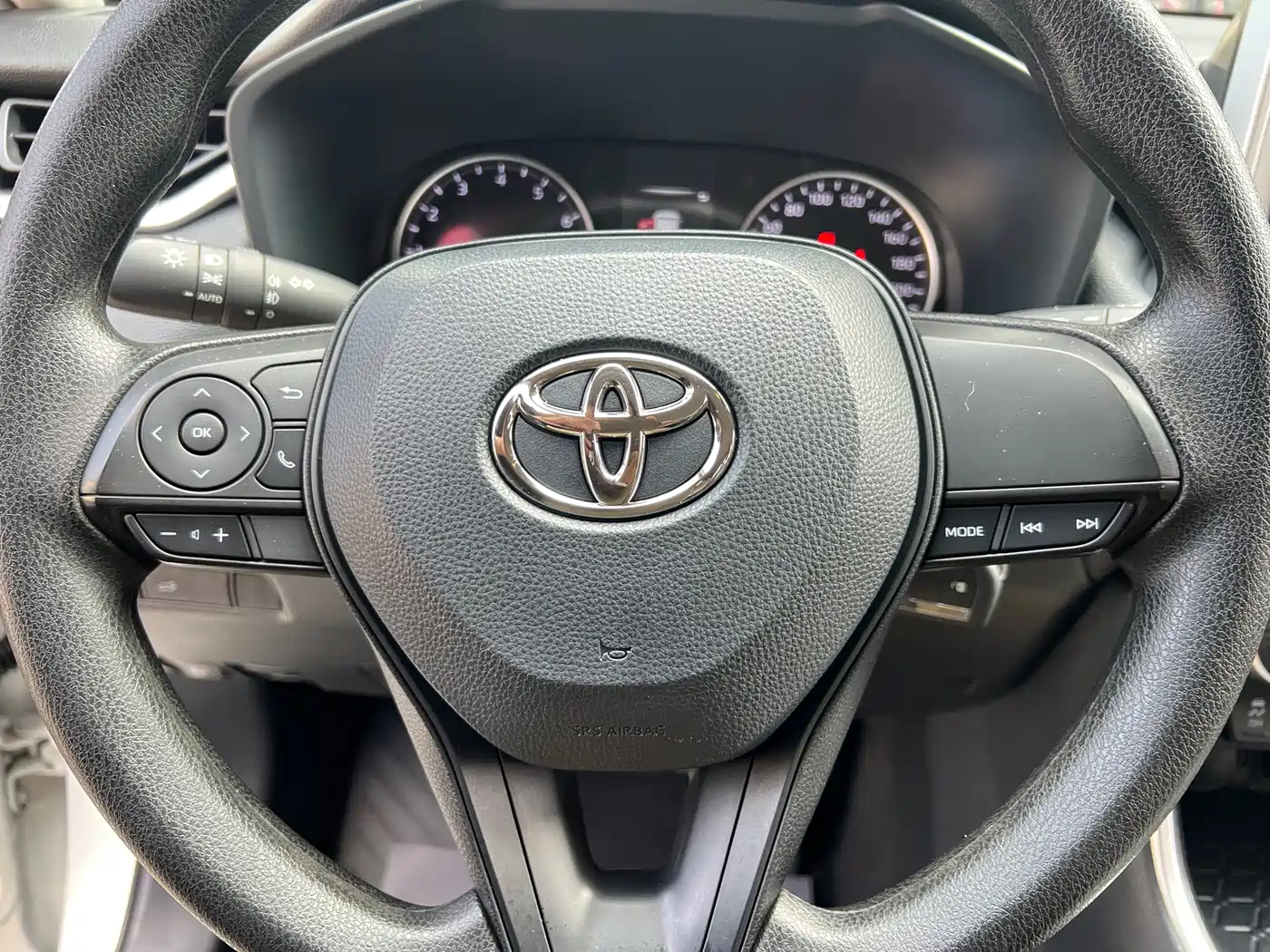 Toyota Wildlander 2022 2.0L CVT FWD Leading Edition фото 11