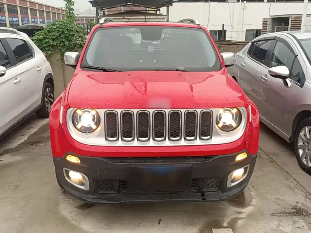 Photo 3 - Jeep Renegade