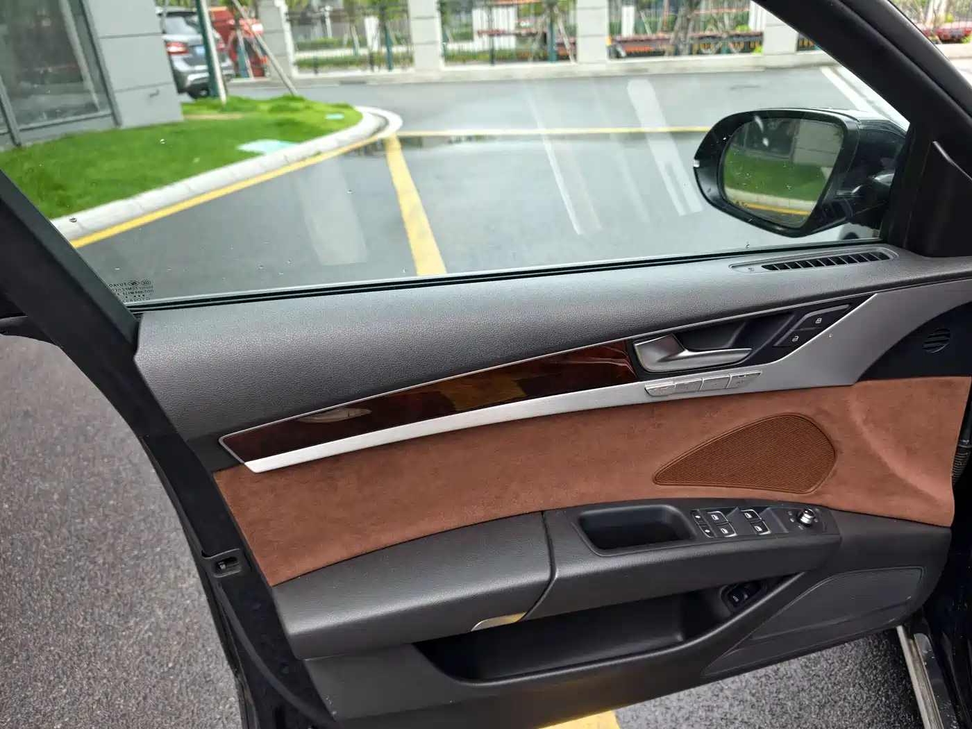 Audi A8 2012 A8L 45 TFSI quattro Comfort фото 8