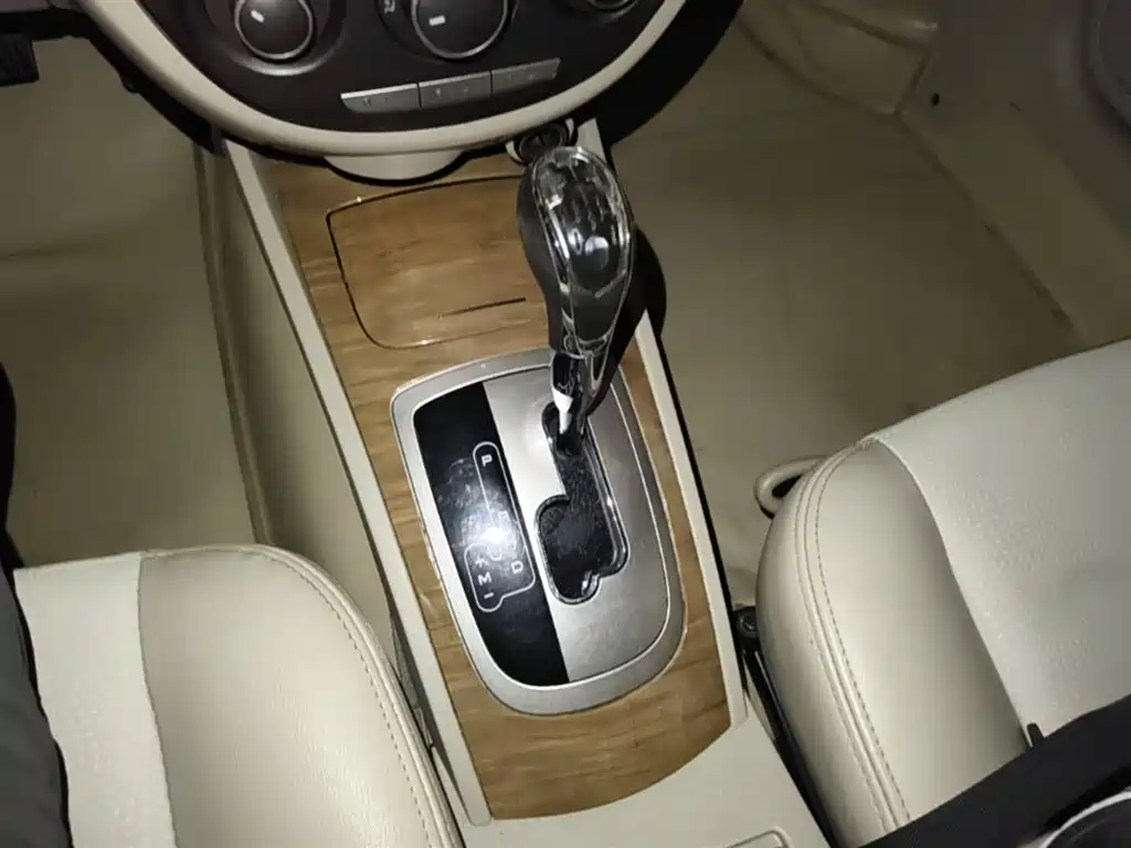 Buick Excelle 2015 1.5L Automatic Classic фото 14