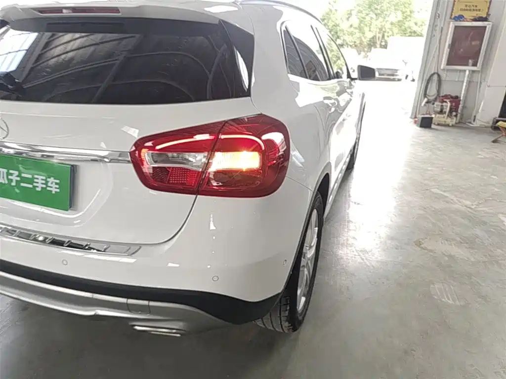 Mercedes-Benz GLA 2016 GLA 200 Dynamic фото 8