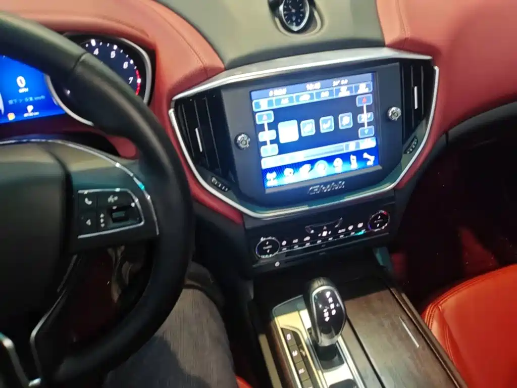 Photo 13 - Maserati Ghibli