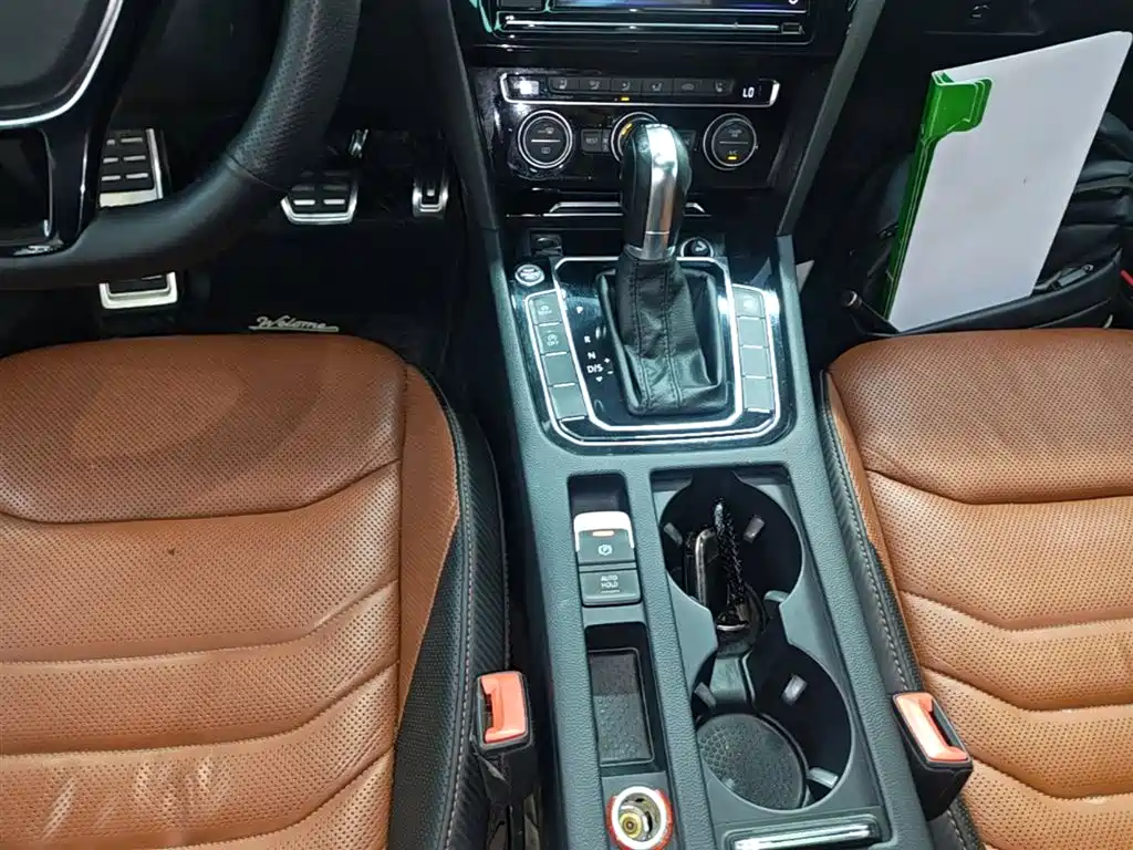 Volkswagen FAW-Volkswagen CC 2019 330TSI Charm Edition China VI фото 14
