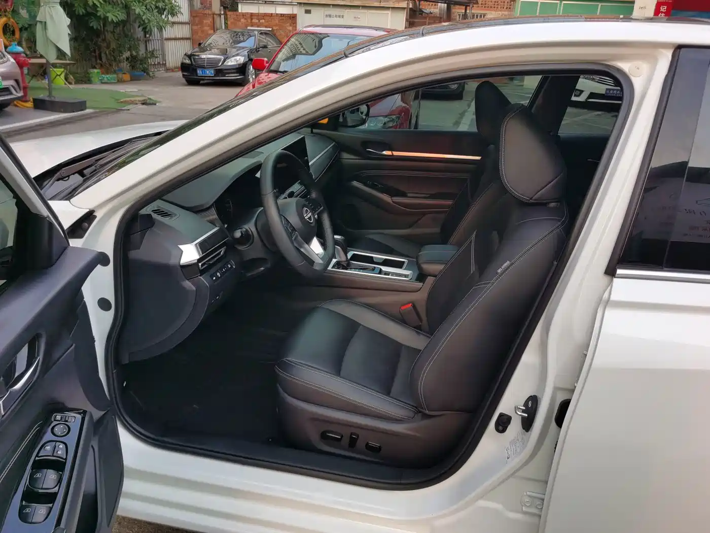 Nissan Teana 2025 2025 2.0L SV Black Gold Edition