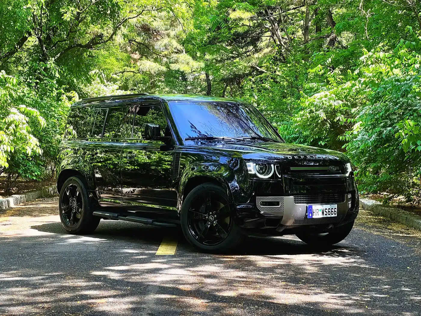 Land Rover Defender 2025 110 3.0T P400 -Dynamic HSE фото 3