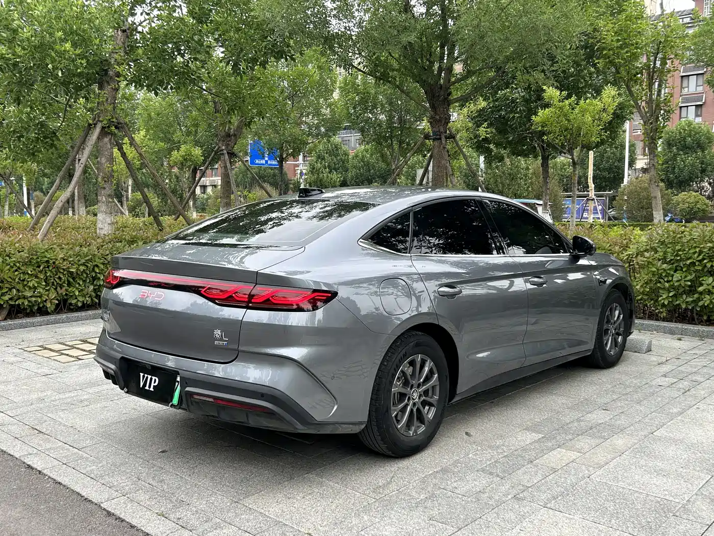 BYD Qin L 2025 DM-i Smart Drive Edition 80KM Leading фото 4