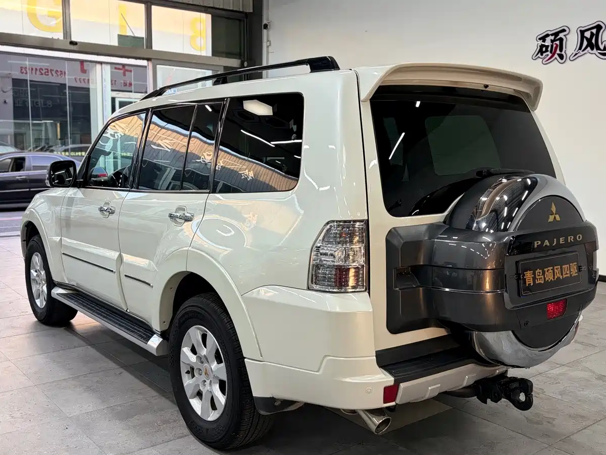Mitsubishi Pajero (Import) 2018 2018 3.0L Automatic Premium Edition