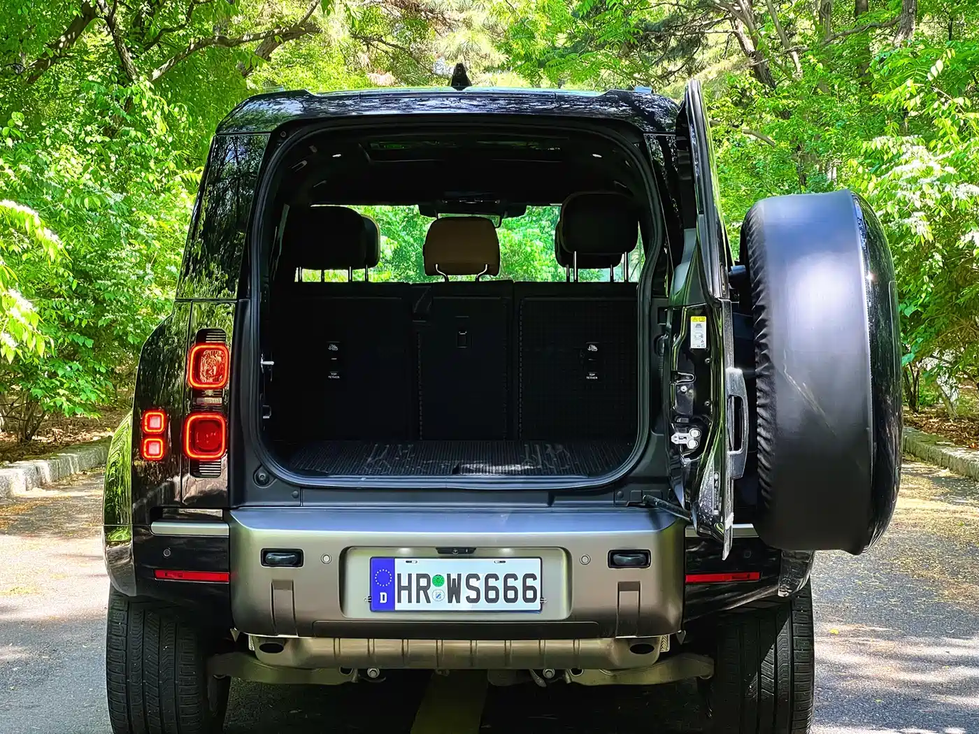 Land Rover Defender 2025 110 3.0T P400 -Dynamic HSE фото 10