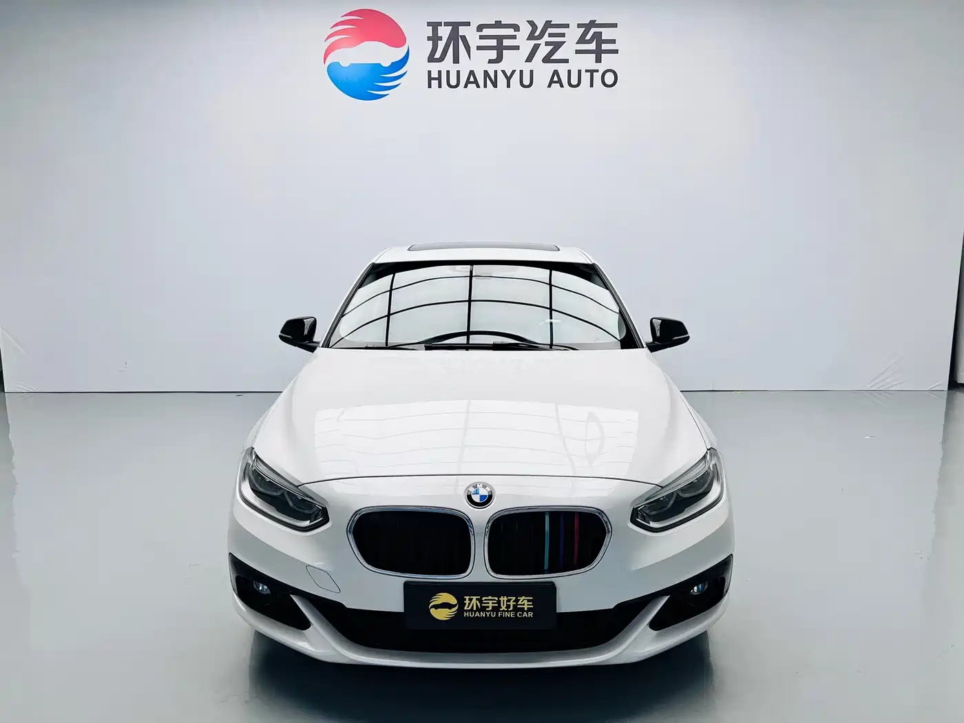 BMW 1 Series 2018 118i Sport Edition фото 2