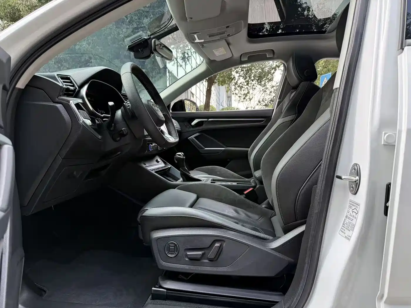 Audi Q3 Sportback 2023 40 TFSI Fashion фото 12