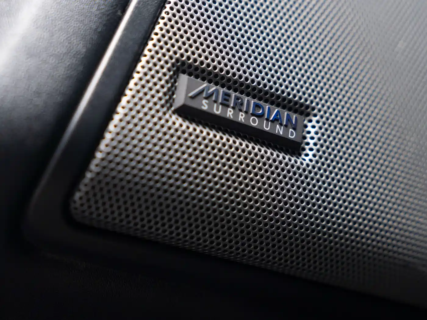Land Rover Discovery 2014 3.0 SC V6 XXV Edition фото 14