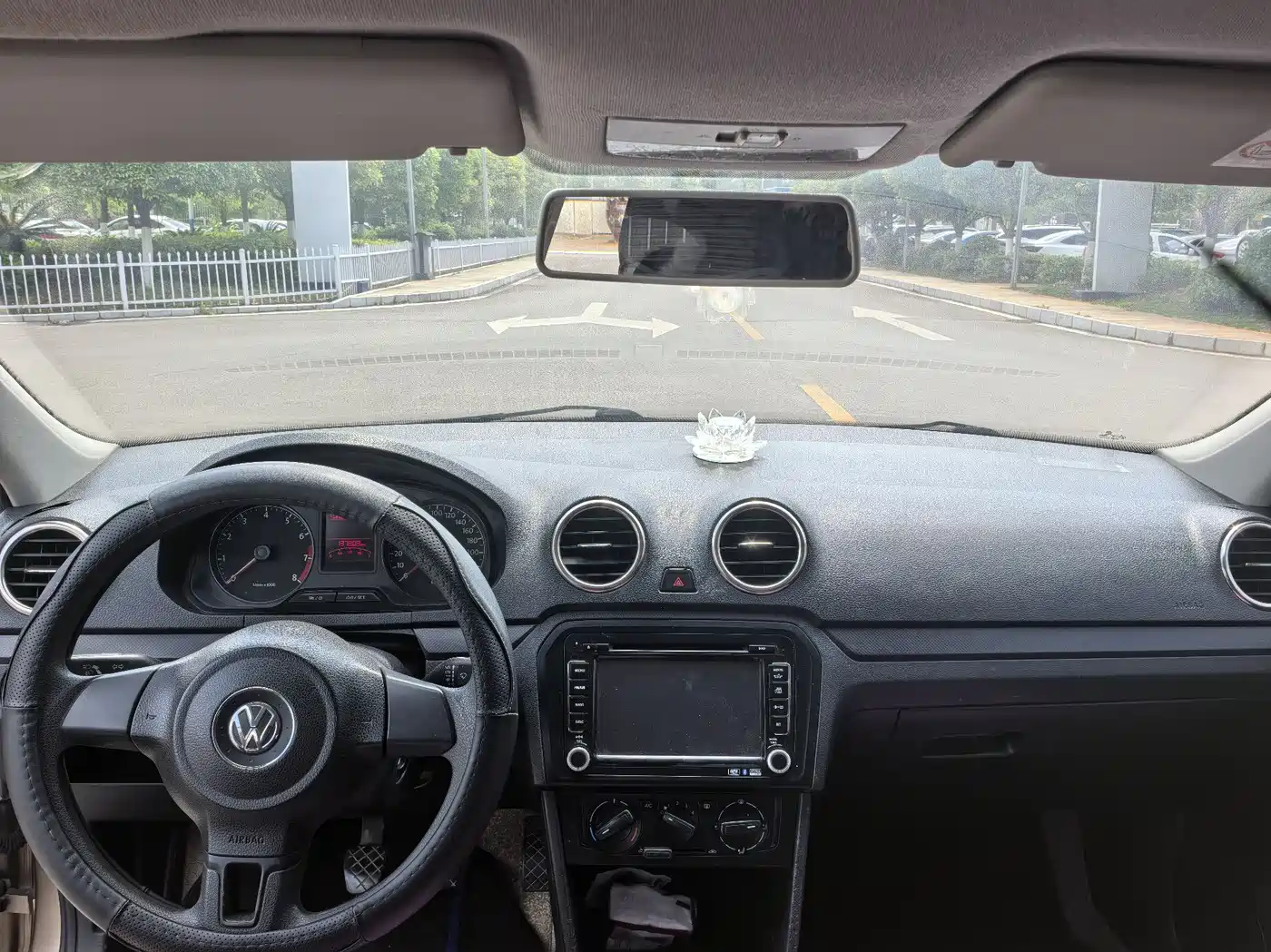 Volkswagen Jetta 2015 1.6L Manual Trend фото 6