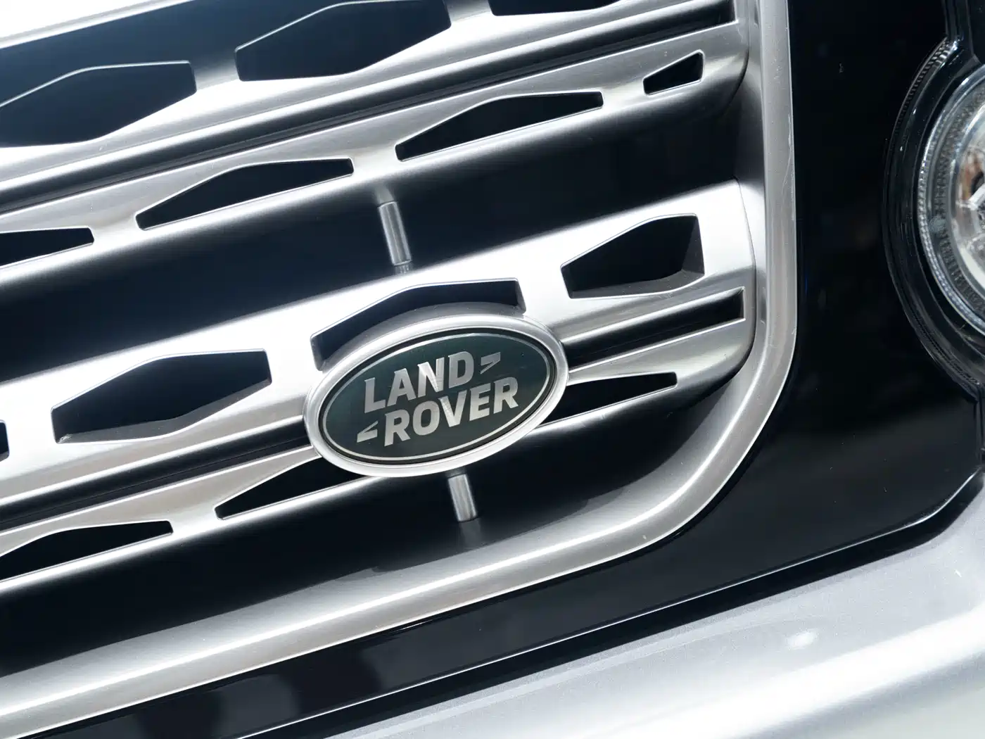 Land Rover Discovery 2014 3.0 SC V6 XXV Edition фото 18