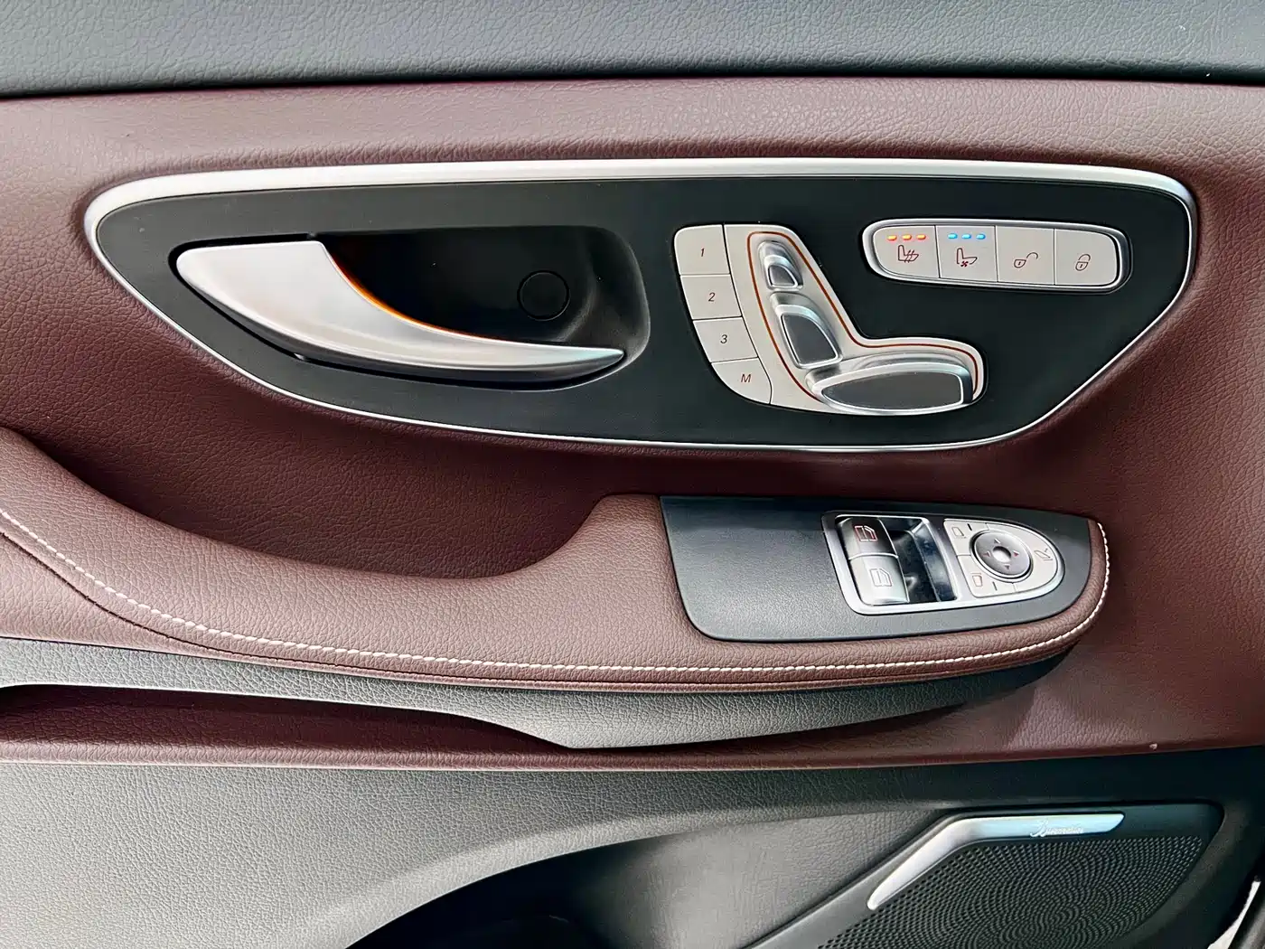 Mercedes-Benz V-Class 2022 V 260 L Long Wheelbase Luxury Edition фото 22