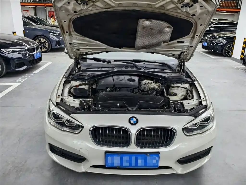 BMW 1 Series (Import) 2015 120i Leading фото 17