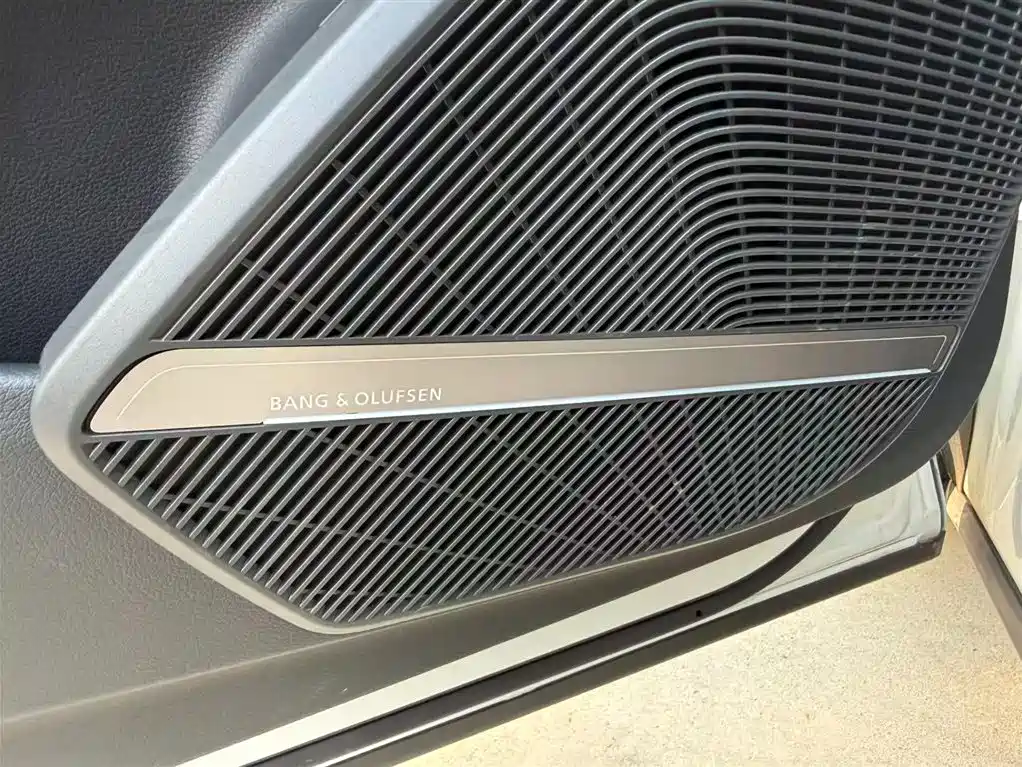 Audi Q5L 2023 45T Luxury Dynamic фото 9