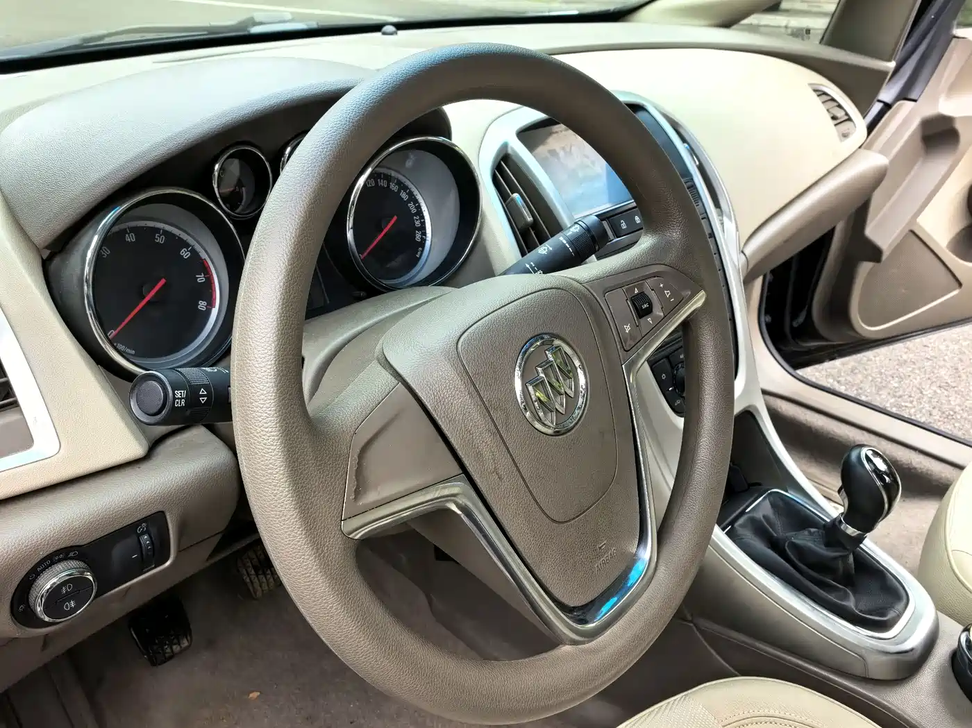 Buick Excelle 2013 Model GT 1.6L Manual Progressive фото 11