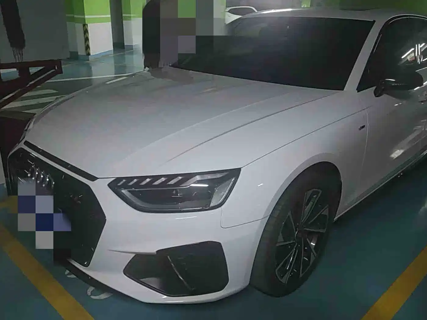 Audi A4L 2023 40 TFSI Luxury Sport