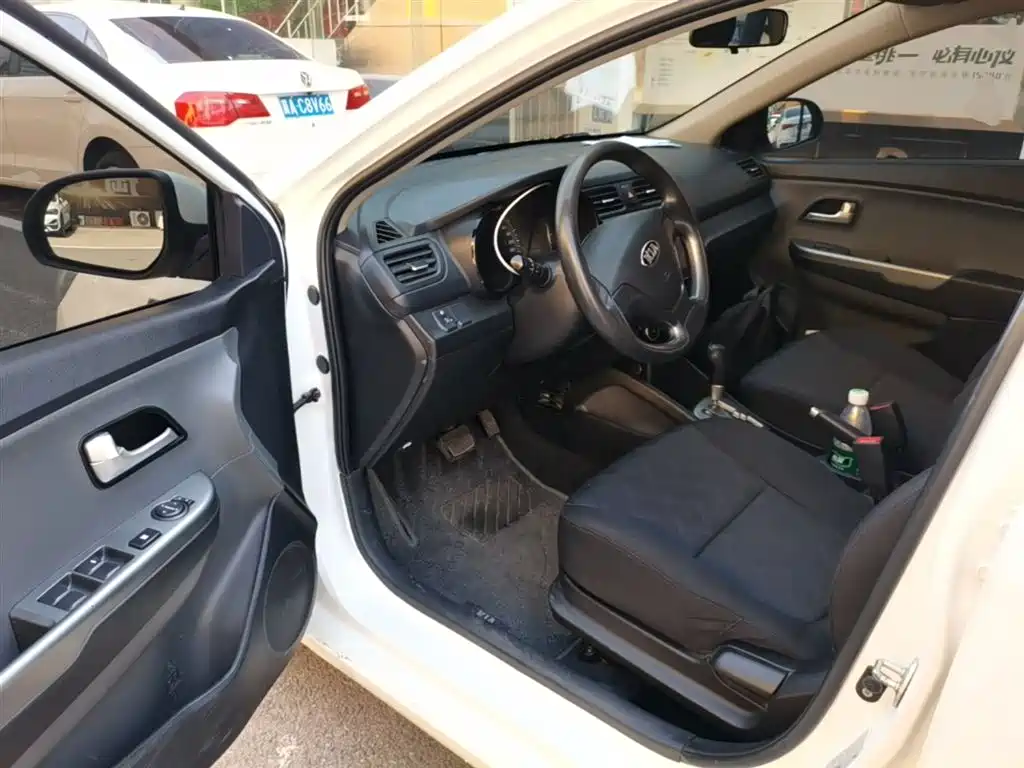 KIA K2