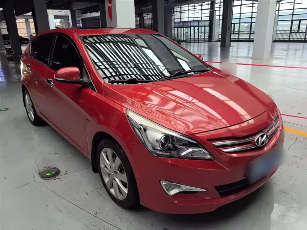 Hyundai Reina 2014 Model 1.6L Automatic TOP фото 4