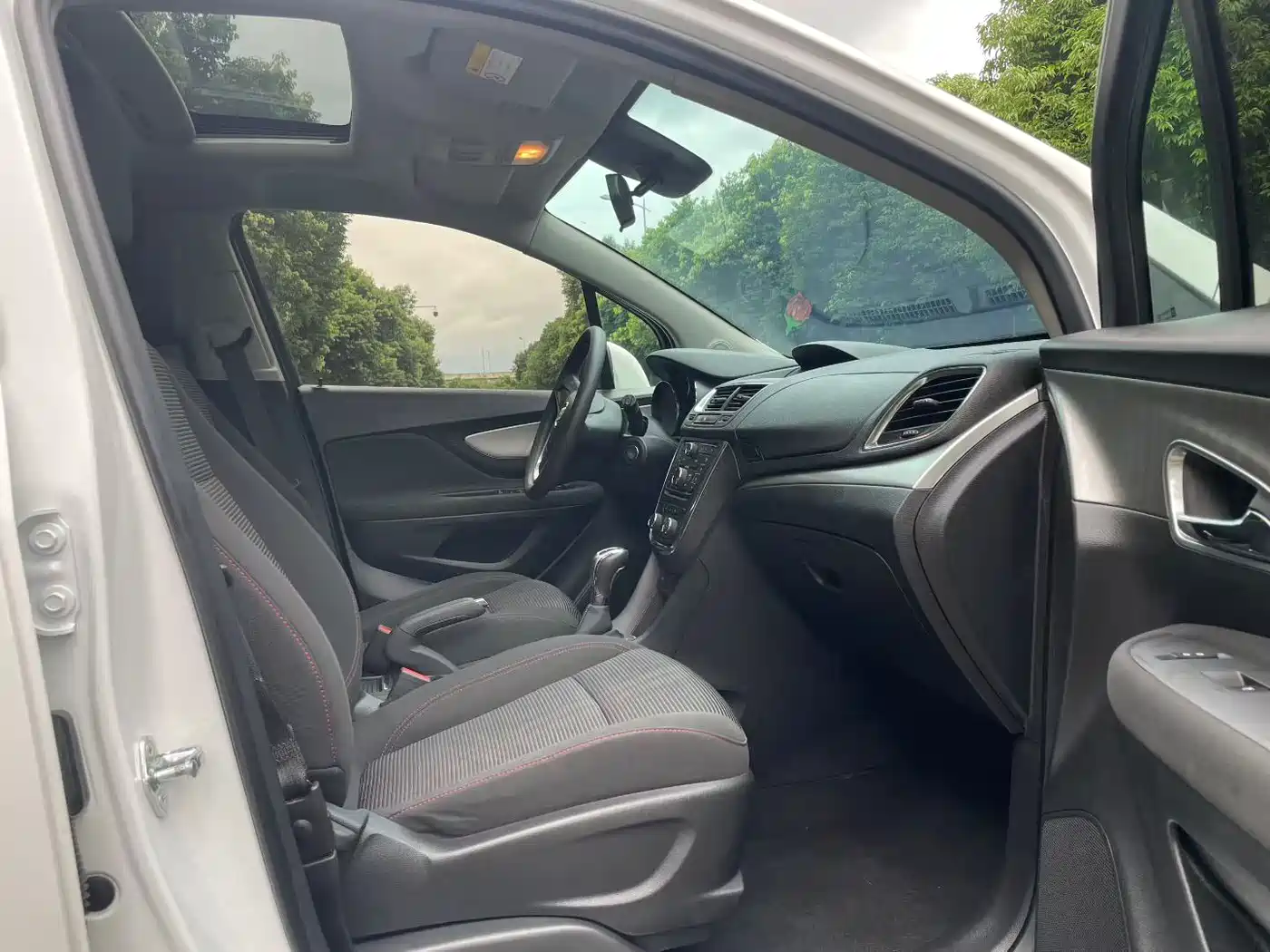 Buick Encore 2015 1.4T Automatic 2WD Urban Elite фото 5