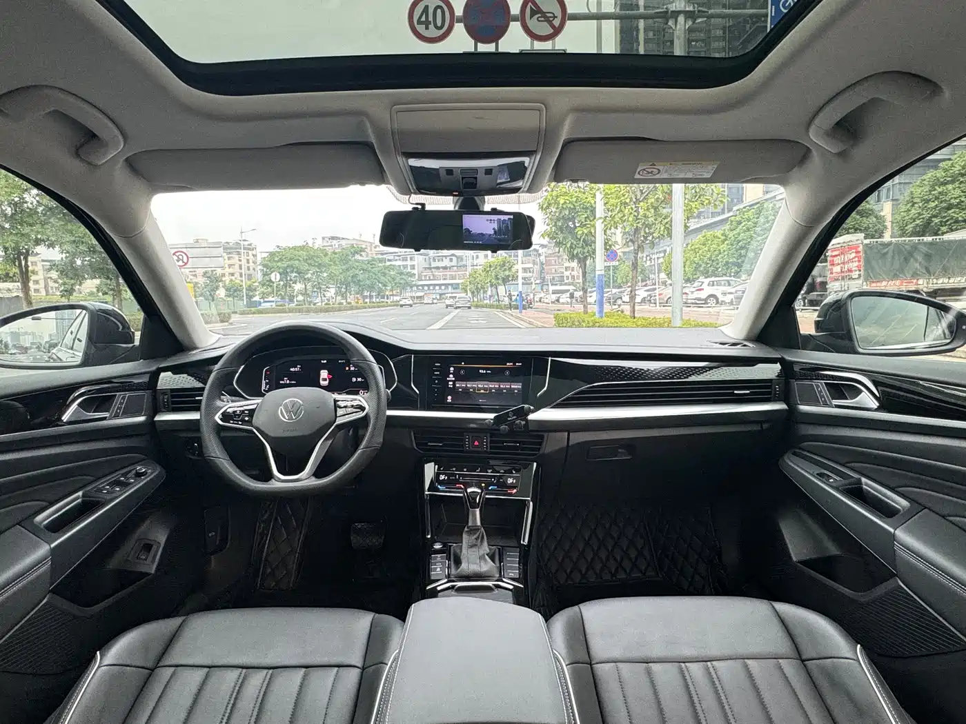 Volkswagen Passat 2023 330TSI Elite Edition фото 17