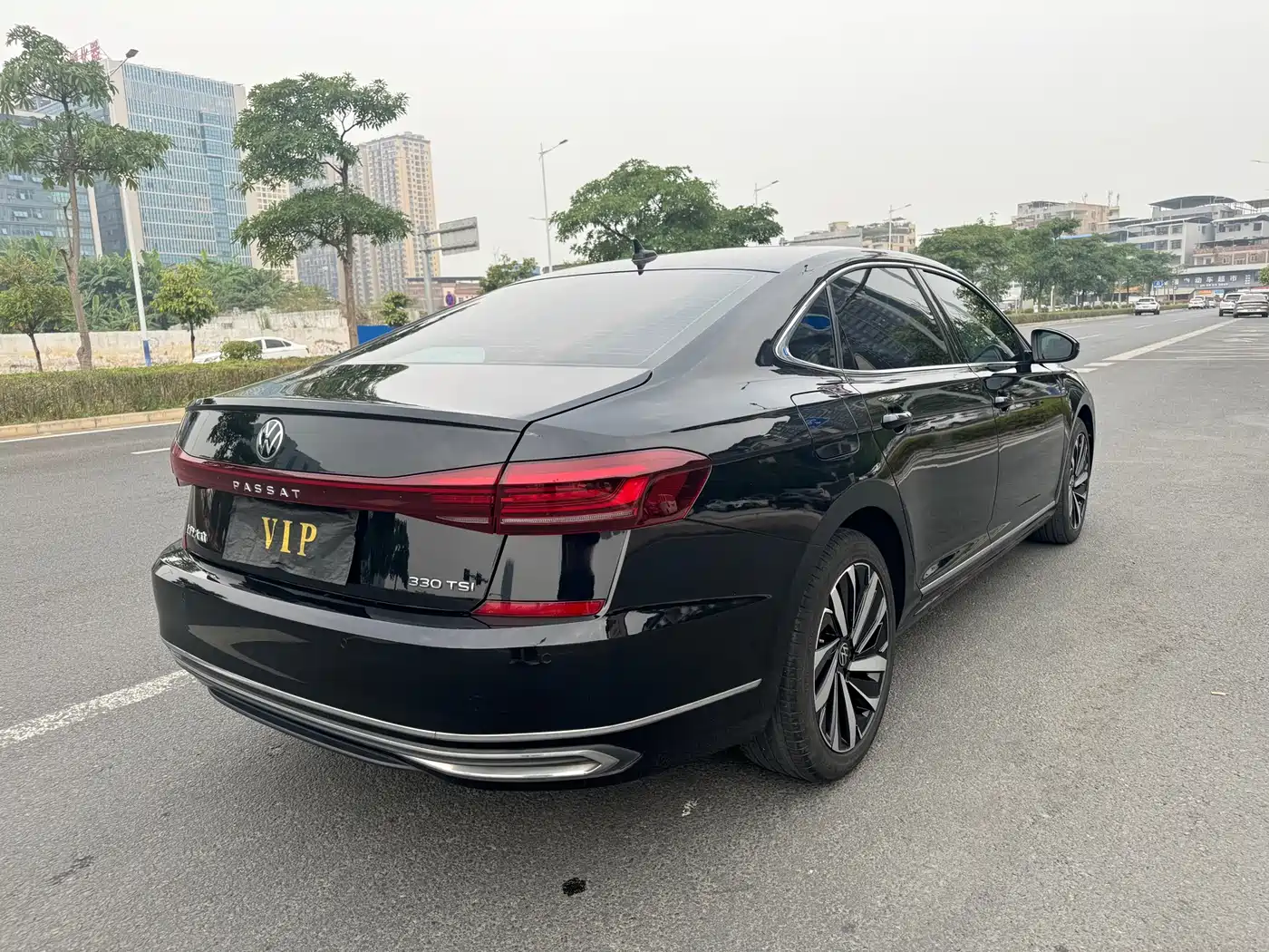 Volkswagen Passat 2023 330TSI Elite Edition фото 7