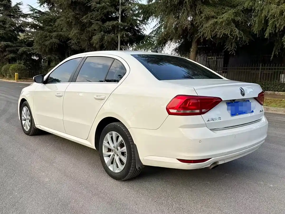 Volkswagen Lavida 2017 1.6L Manual Comfort Edition фото 6