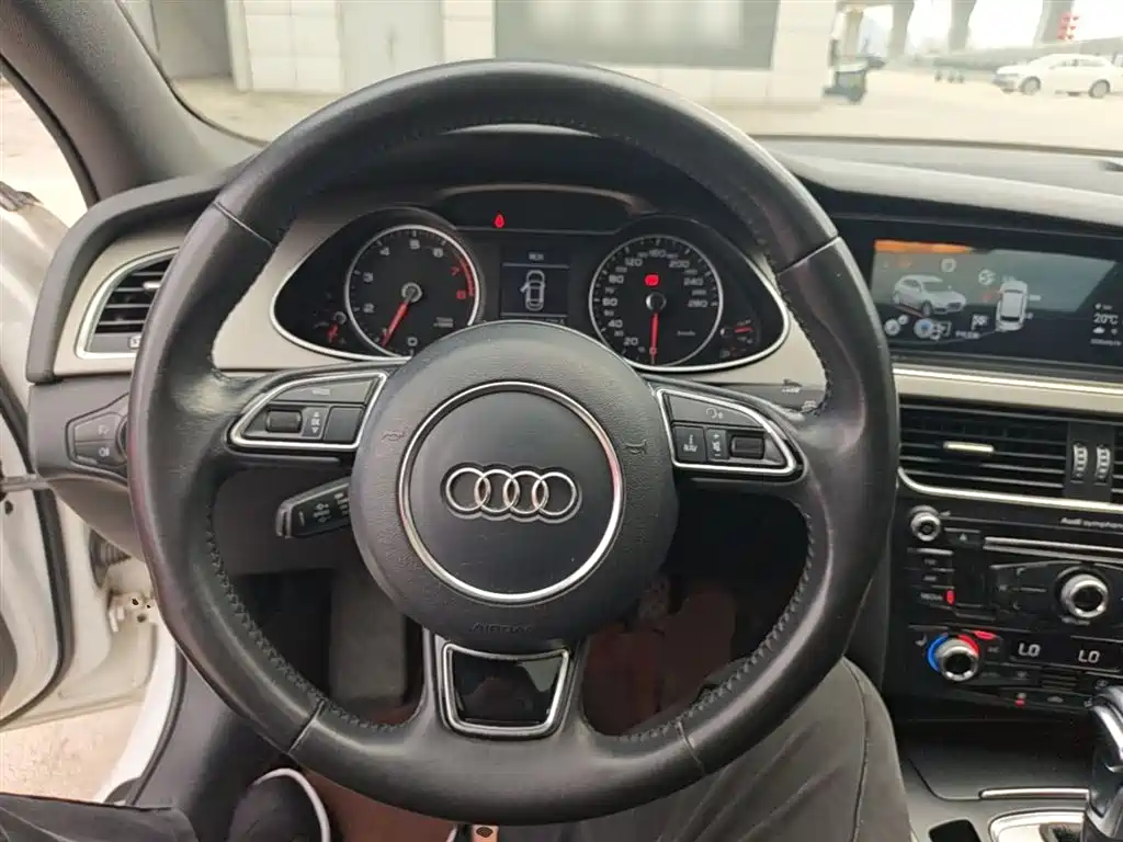 Audi A4L 2015 35 TFSI Auto Comfort фото 11