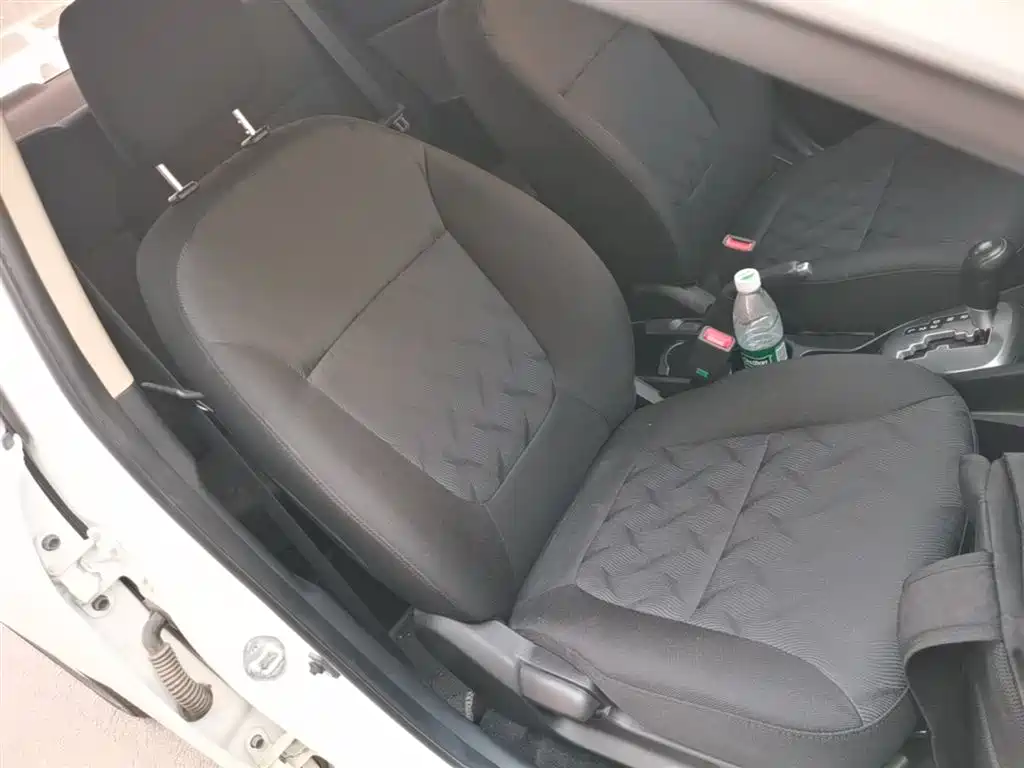 Kia K2 2012 Sedan 1.4L AT GLS Commemorative Edition фото 25