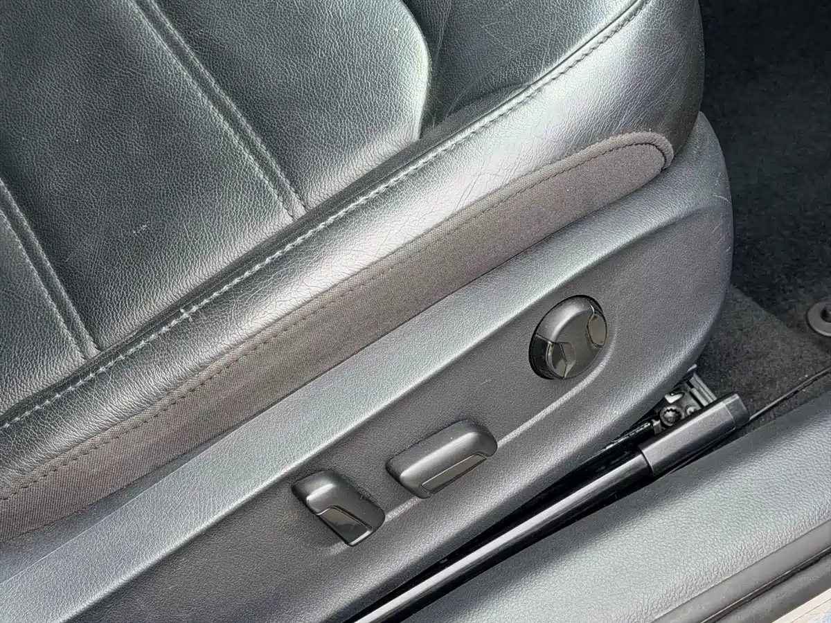 Photo 19 - Volkswagen Passat
