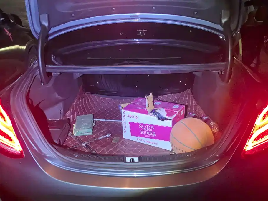 Photo 4 - Mercedes-Benz C-Class