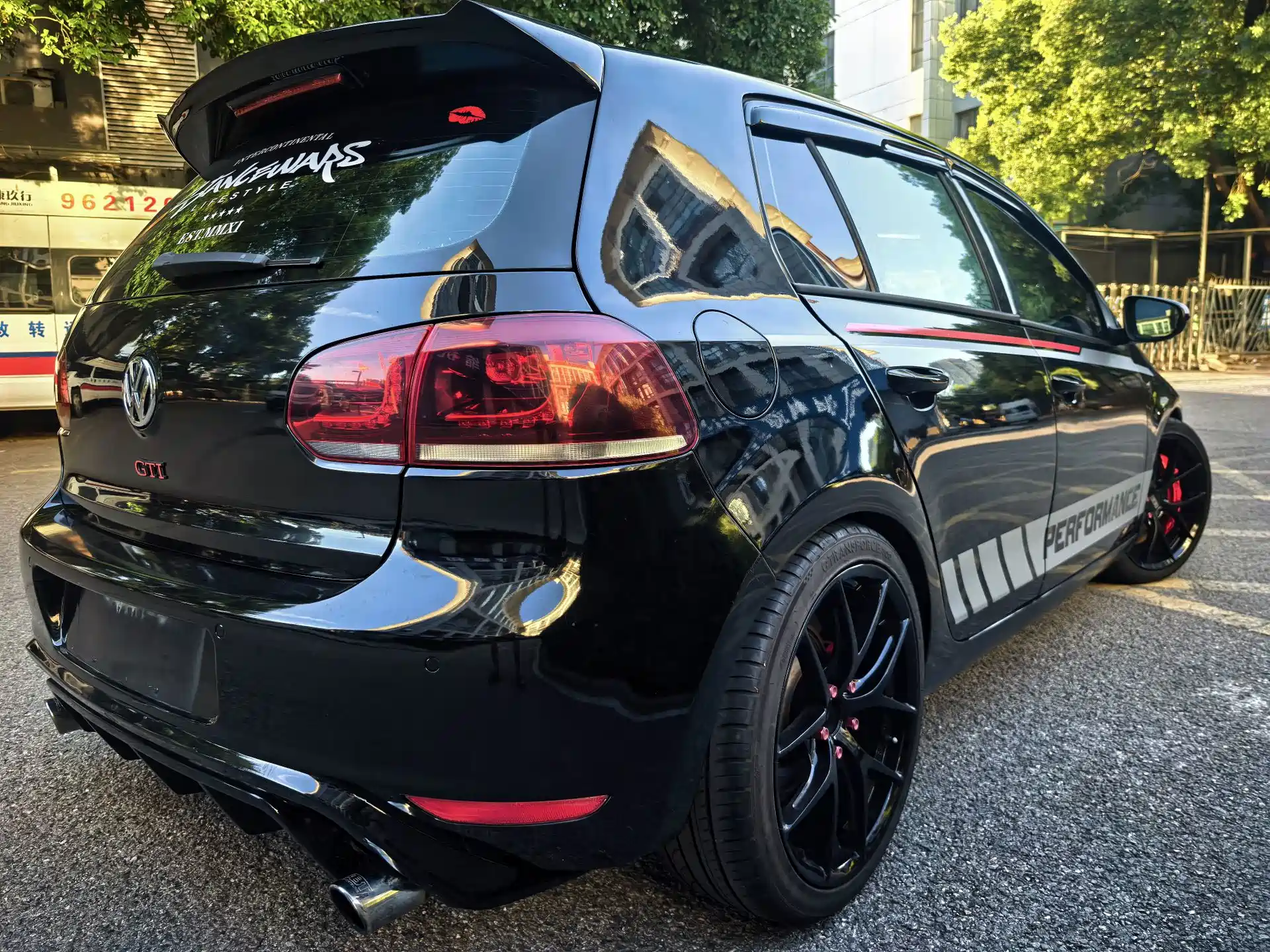 صورة 28 - Volkswagen Golf GTI