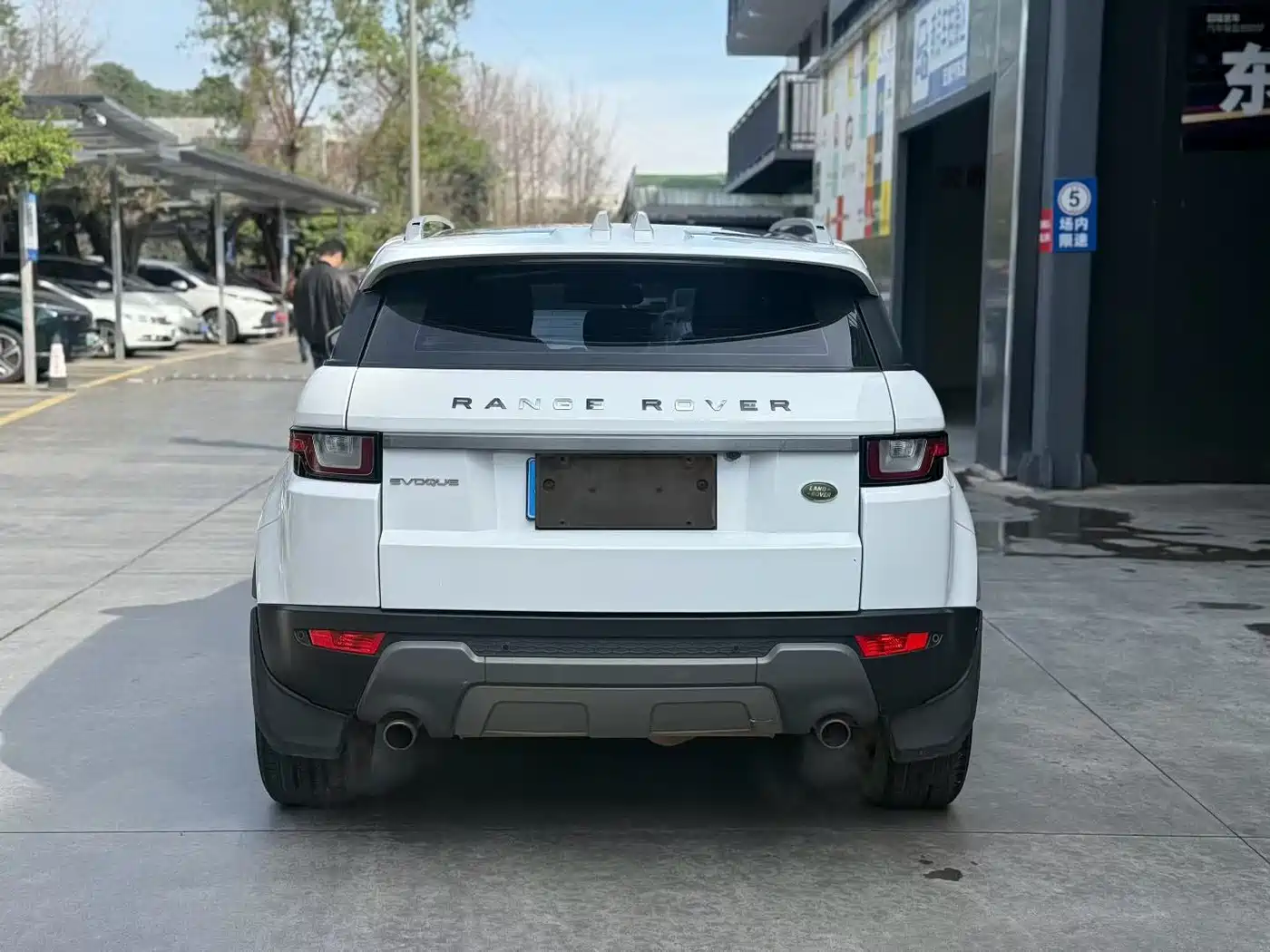Land Rover Range Rover Evoque 2017 2.0T SE Smart Shine Edition фото 8