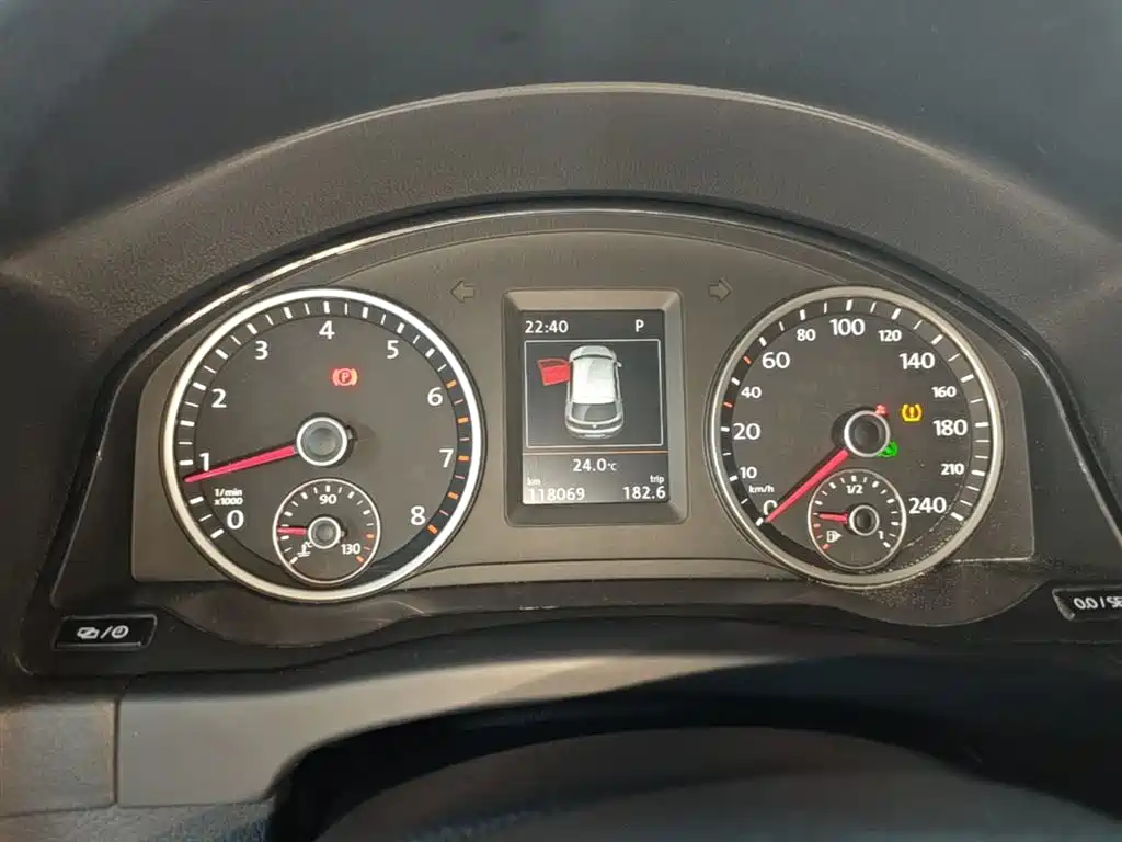Volkswagen Tiguan 2015 1.8TSI Automatic 2WD Highline фото 12