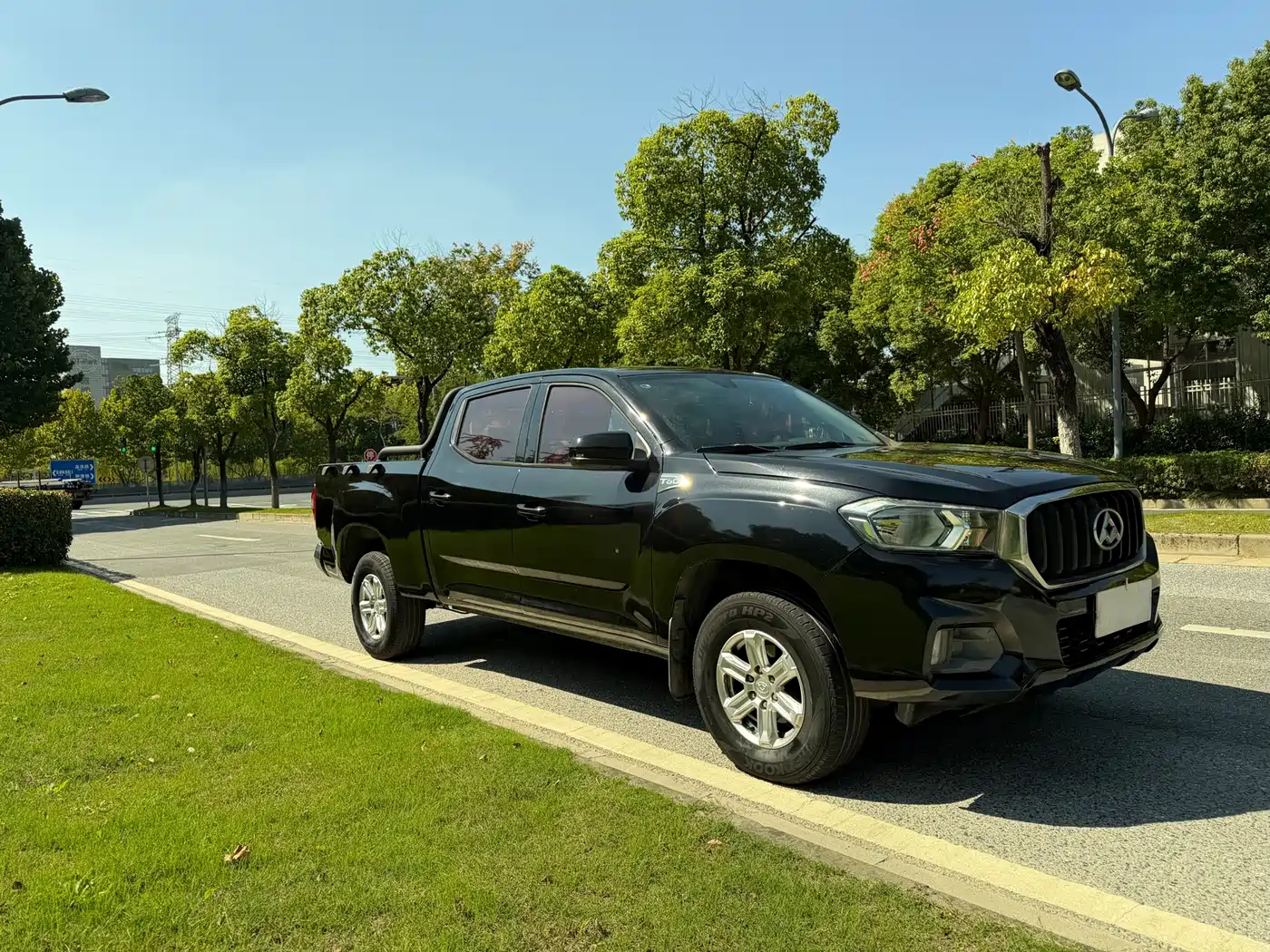 Maxus Maxus T60 2017 2017 2.8T Diesel Automatic 2WD High Chassis Luxury Long Cab China V
