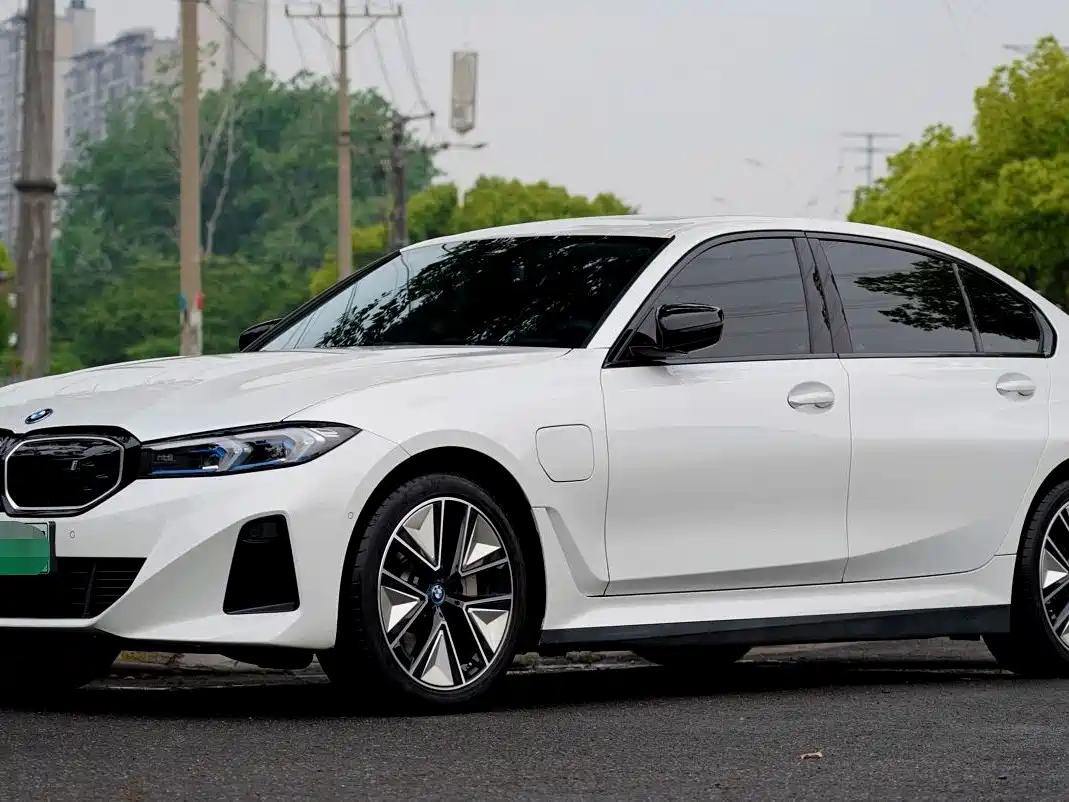 BMW i3 2024 eDrive 40 L Night Sport Package