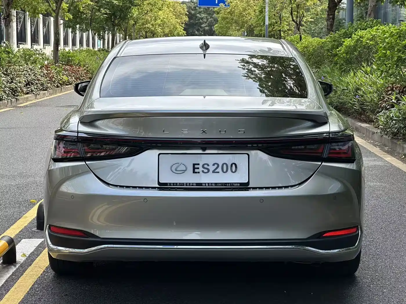 Lexus ES 2025 200 Ultimate Edition фото 7