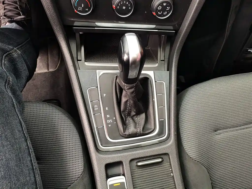 Volkswagen Golf 2018 230TSI Automatic Comfort фото 11