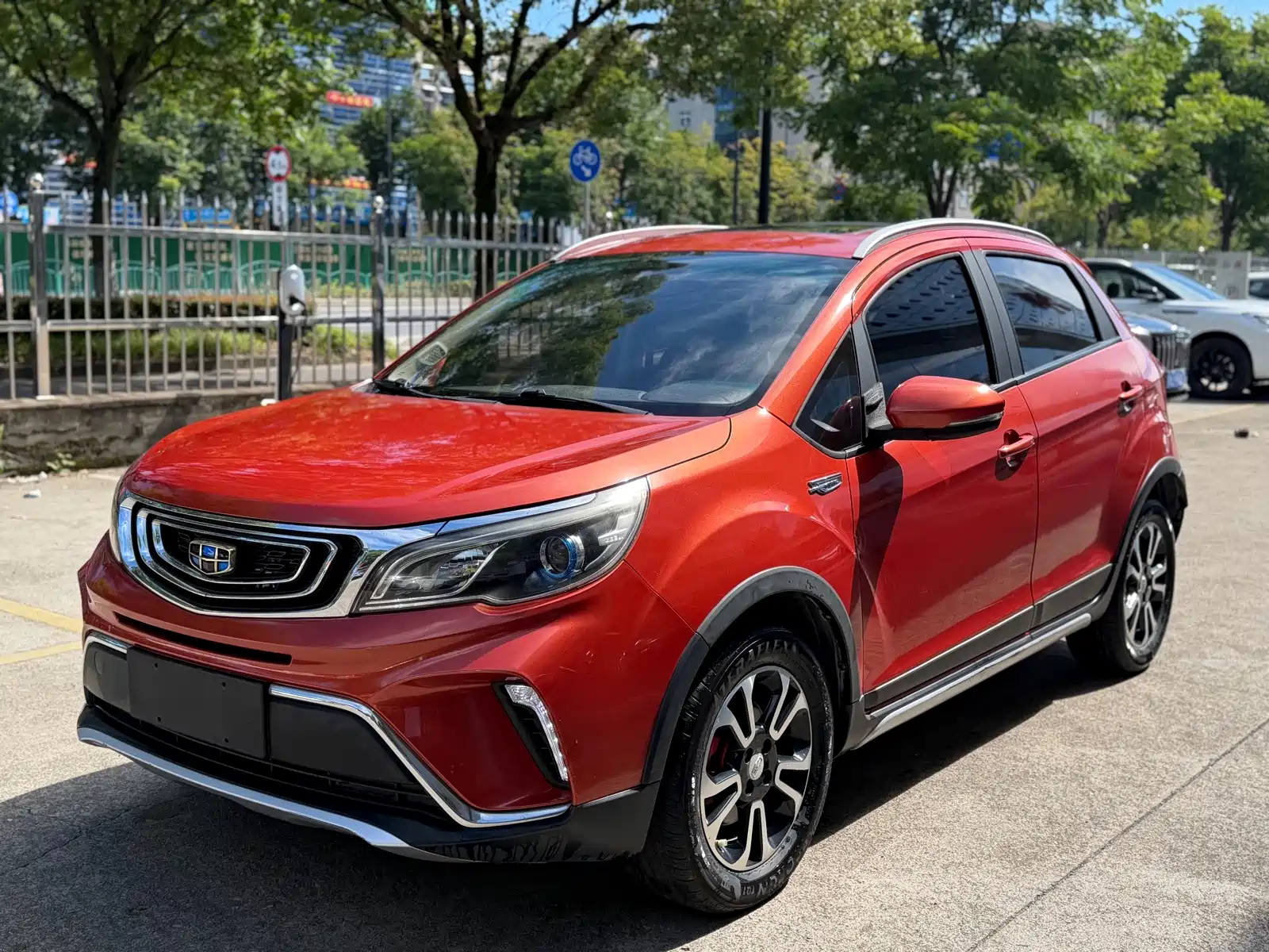 Фото 1 - Geely Vision X3