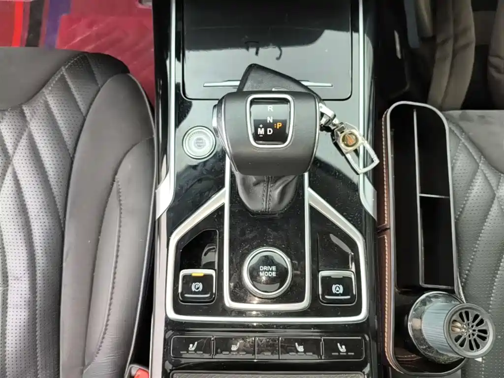 Hongqi HS5 2022 Facelift 2.0T Smart Flag Enjoyment Edition фото 14