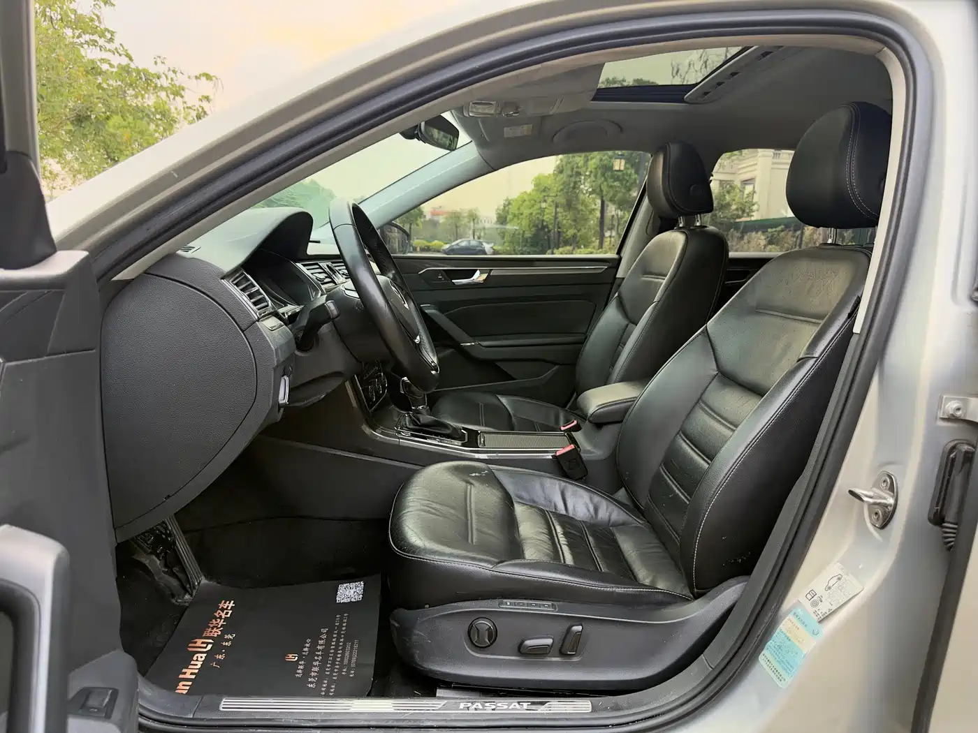 Volkswagen Passat 2017 330TSI DSG Luxury фото 12