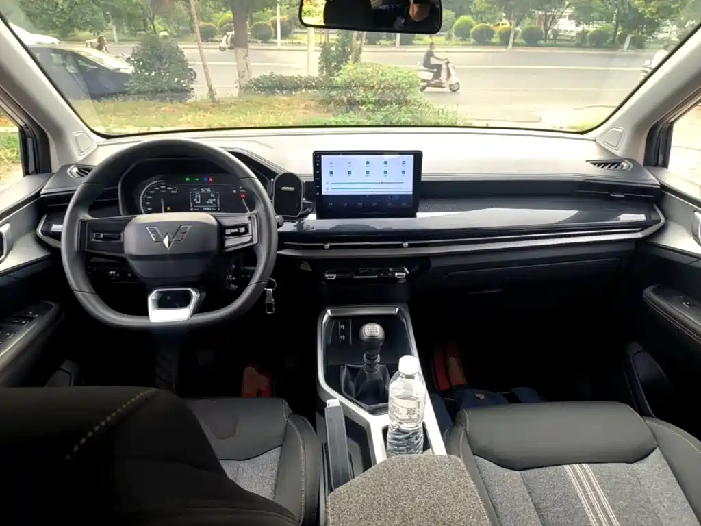 Wuling Motors Wuling Jiachen 2023 2022 1.5L Manual Joy Elite