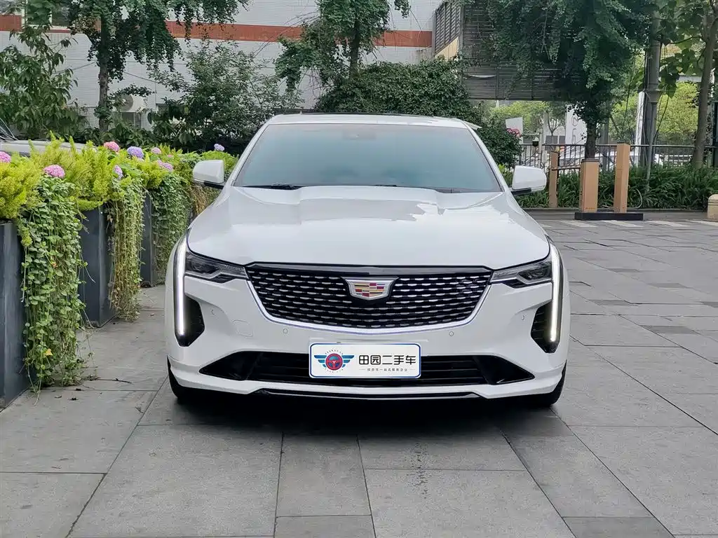 CADILLAC CT4