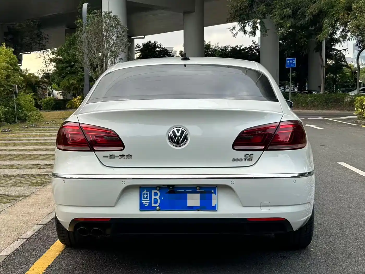 Volkswagen FAW-Volkswagen CC 2018 1.8TSI Luxury фото 4