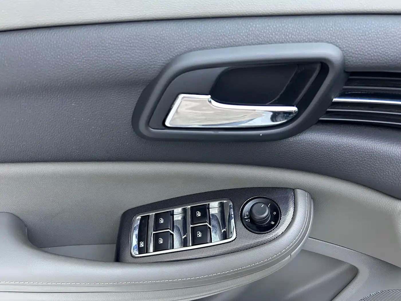 Chevrolet Malibu 2012 2.0L Automatic Comfort Edition фото 12