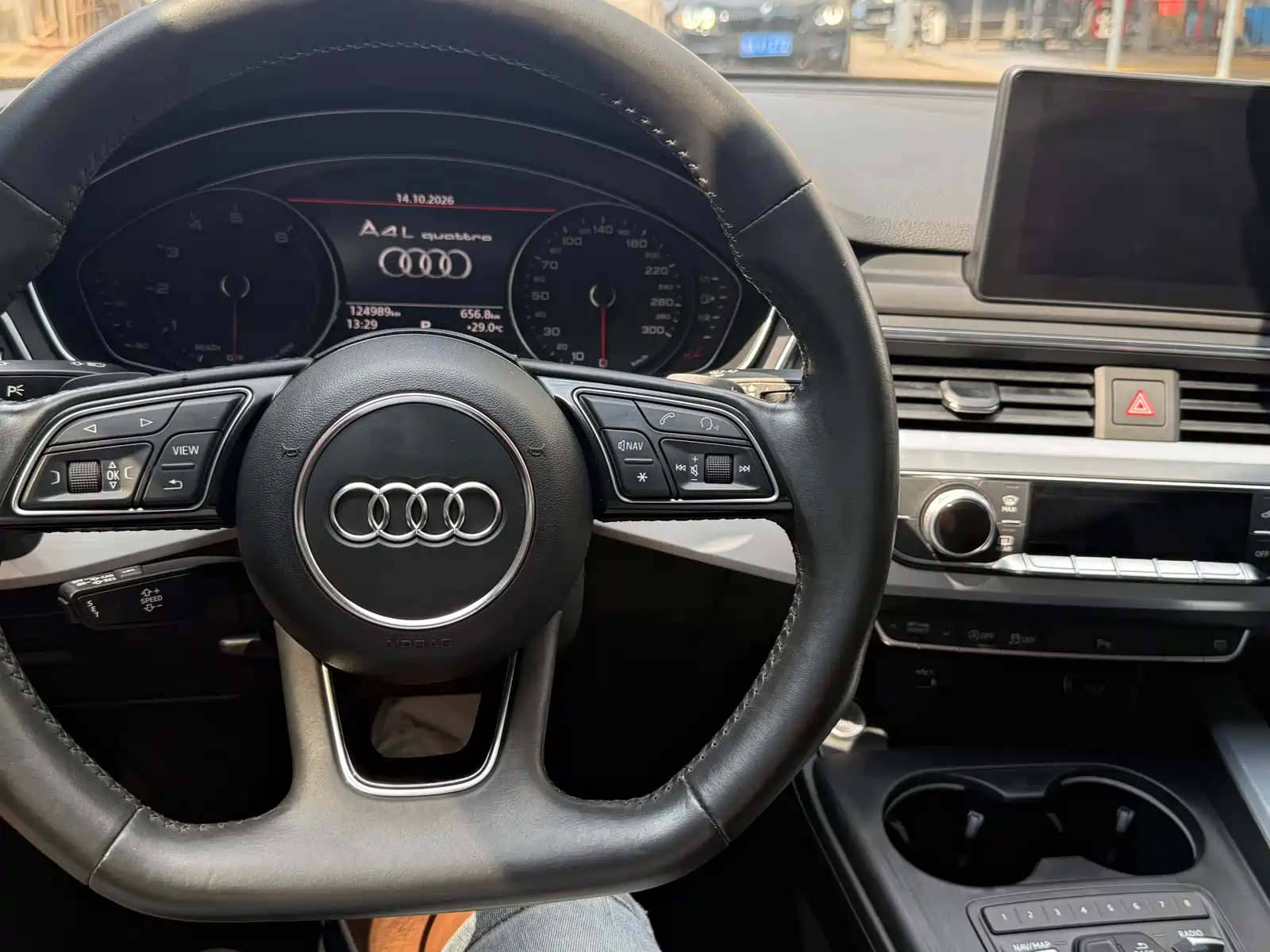 Фото 9 - Audi A4L