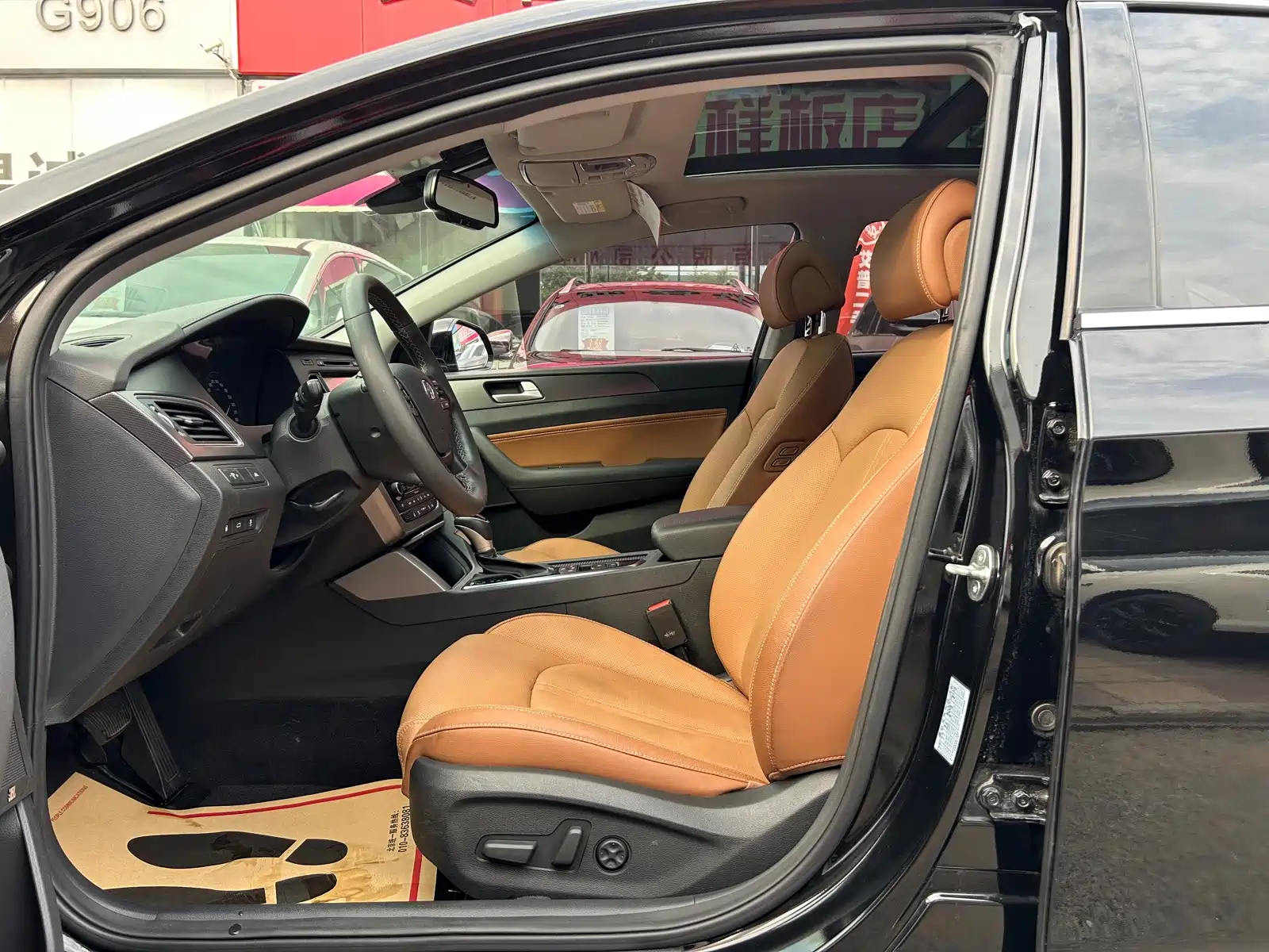 Photo 9 - Hyundai Sonata