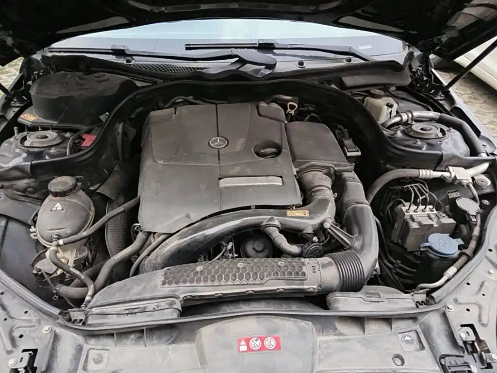 Фото 3 - Mercedes-Benz E-Class