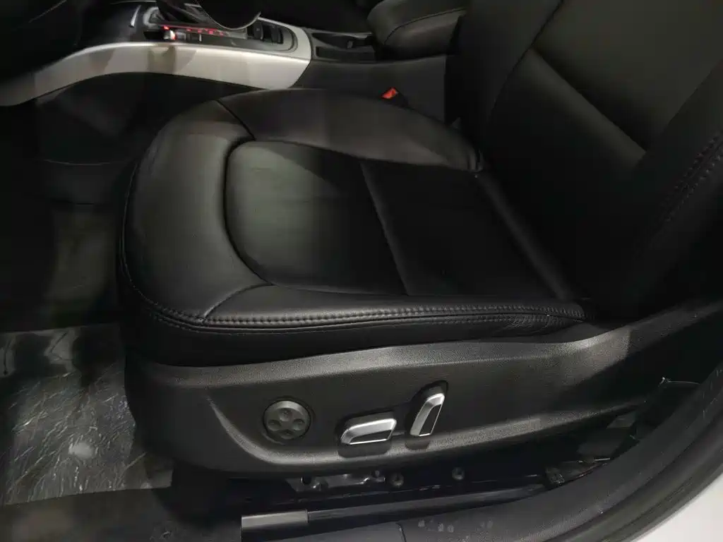 Фото 20 - Audi A4L